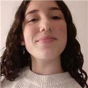 Ragazza italiana offre lezioni di italiano per ragazzi delle elementari, medie e superiori. Anche conversazione